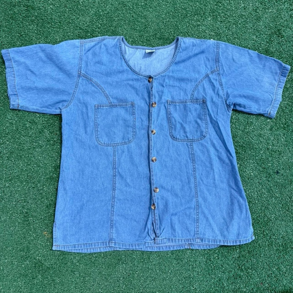 Vintage 90s denim button up!